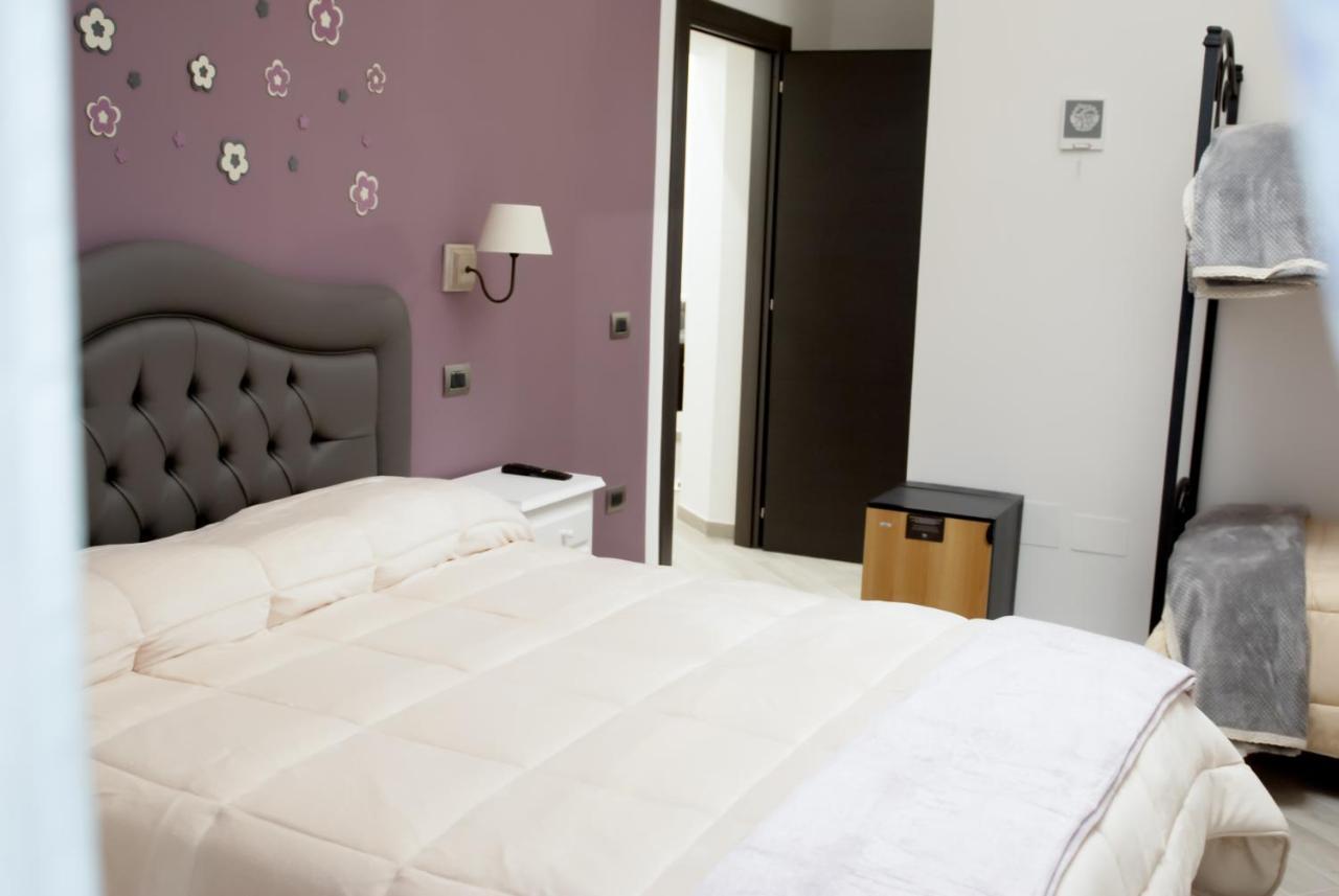 B&B Le Stanze Di Santa Chiara Νάπολη Εξωτερικό φωτογραφία