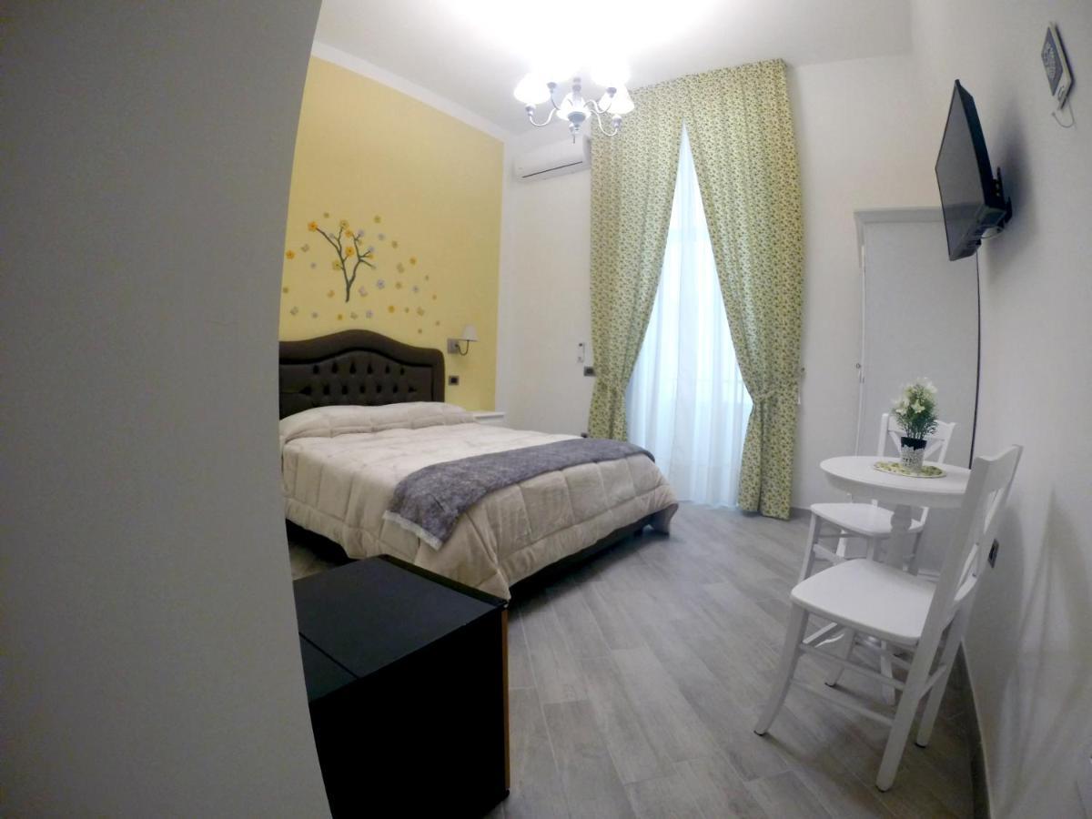 B&B Le Stanze Di Santa Chiara Νάπολη Εξωτερικό φωτογραφία