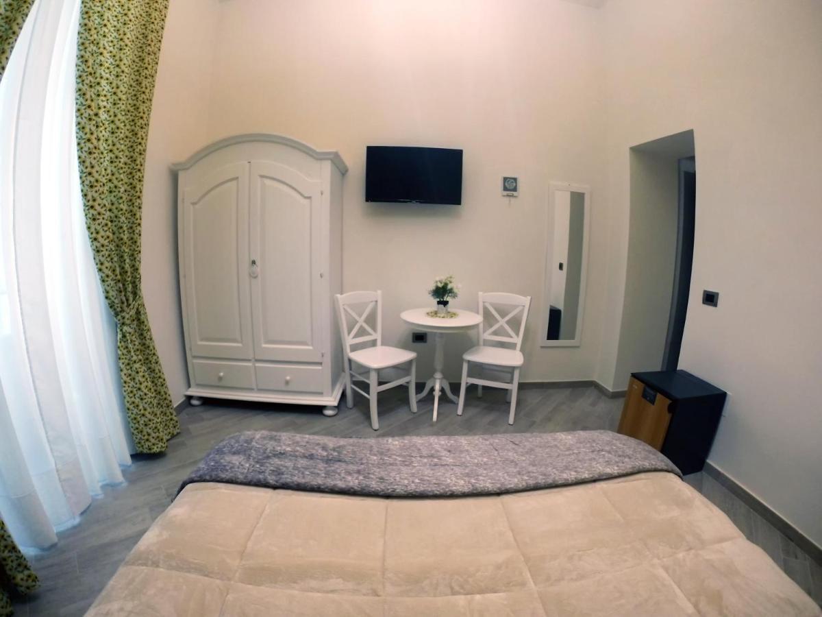 B&B Le Stanze Di Santa Chiara Νάπολη Εξωτερικό φωτογραφία