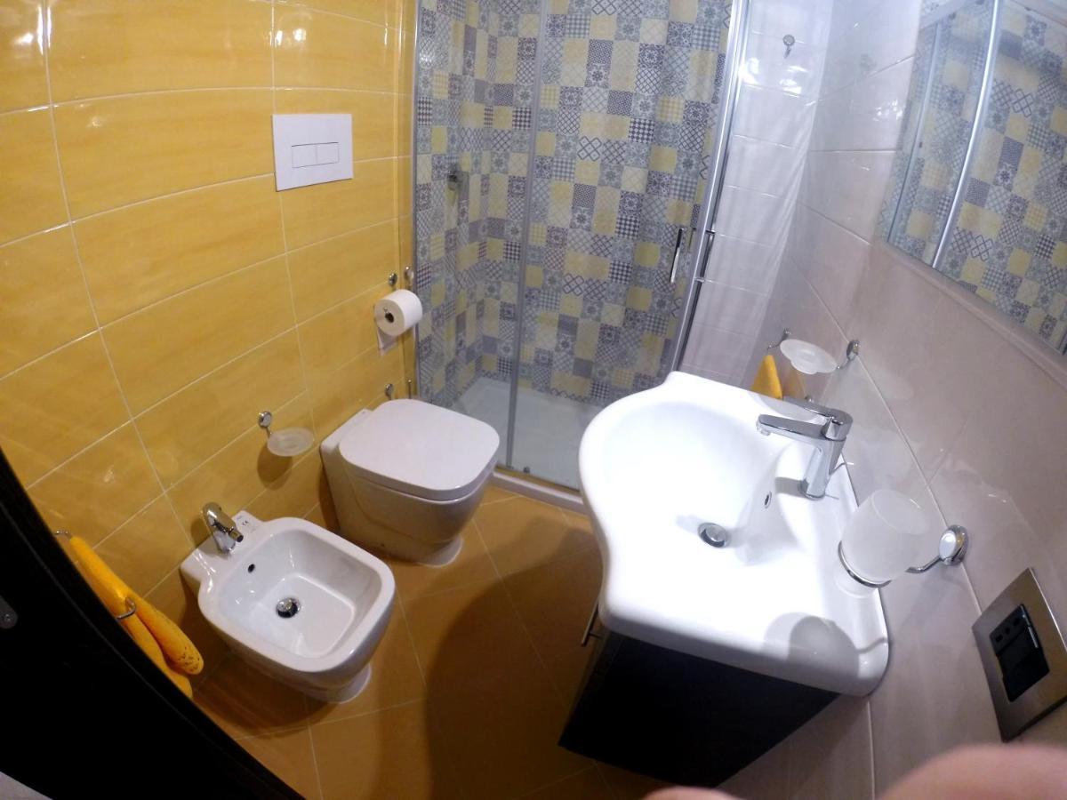 B&B Le Stanze Di Santa Chiara Νάπολη Εξωτερικό φωτογραφία
