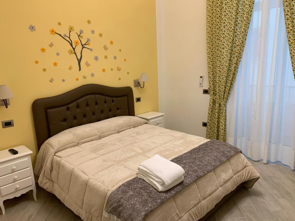 B&B Le Stanze Di Santa Chiara Νάπολη Εξωτερικό φωτογραφία