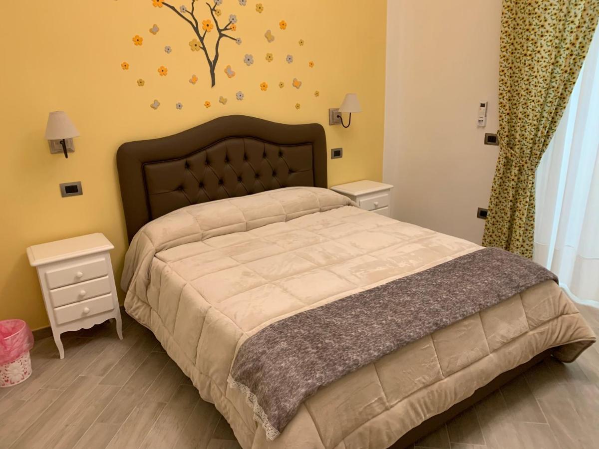 B&B Le Stanze Di Santa Chiara Νάπολη Εξωτερικό φωτογραφία